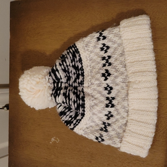 Gap Winter Hat with Pom - Picture 3 of 3